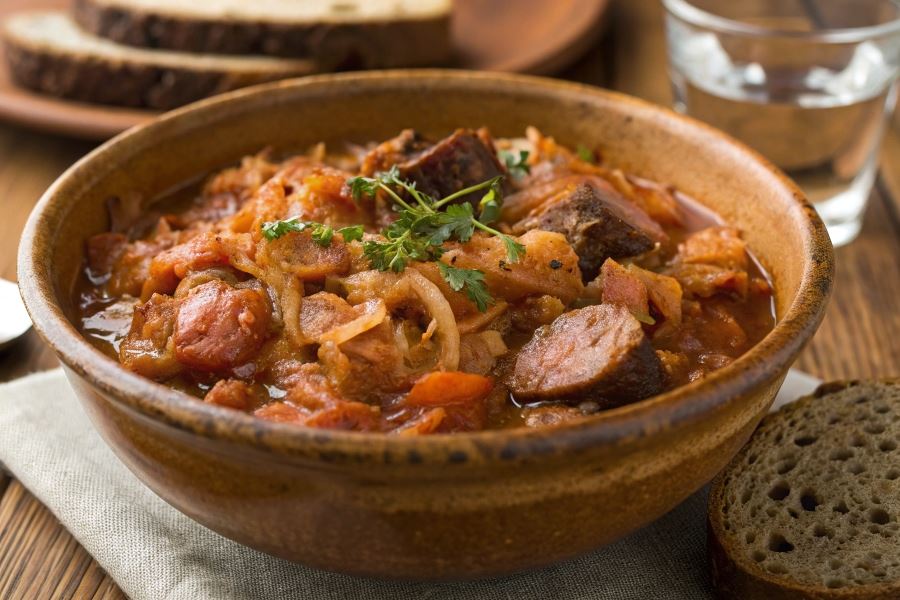 Apetyczny bigos z kapusty kiszonej
