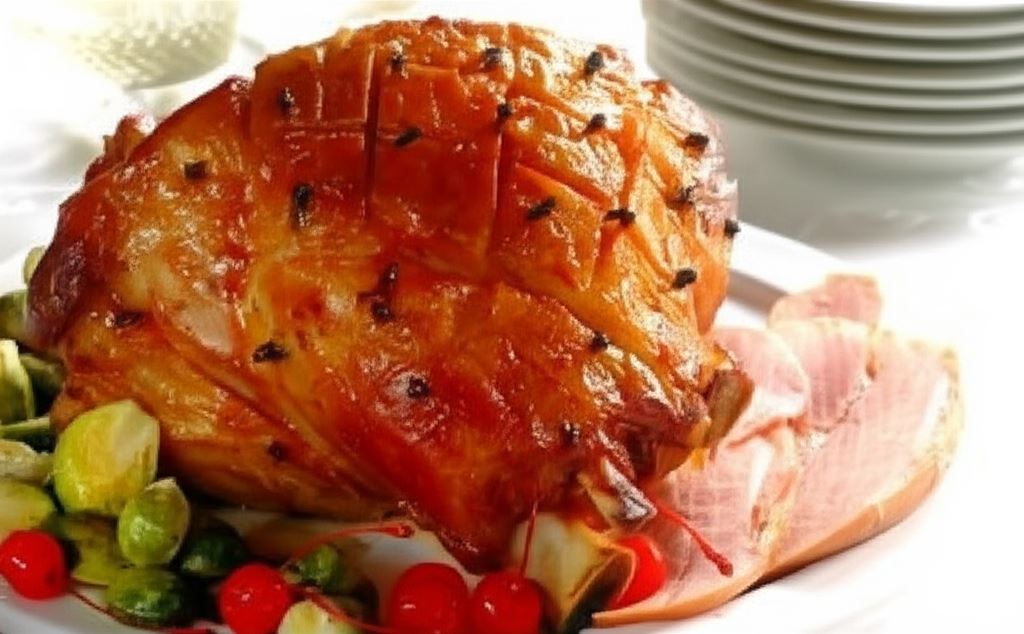 Glazurowana szynka z goździkami