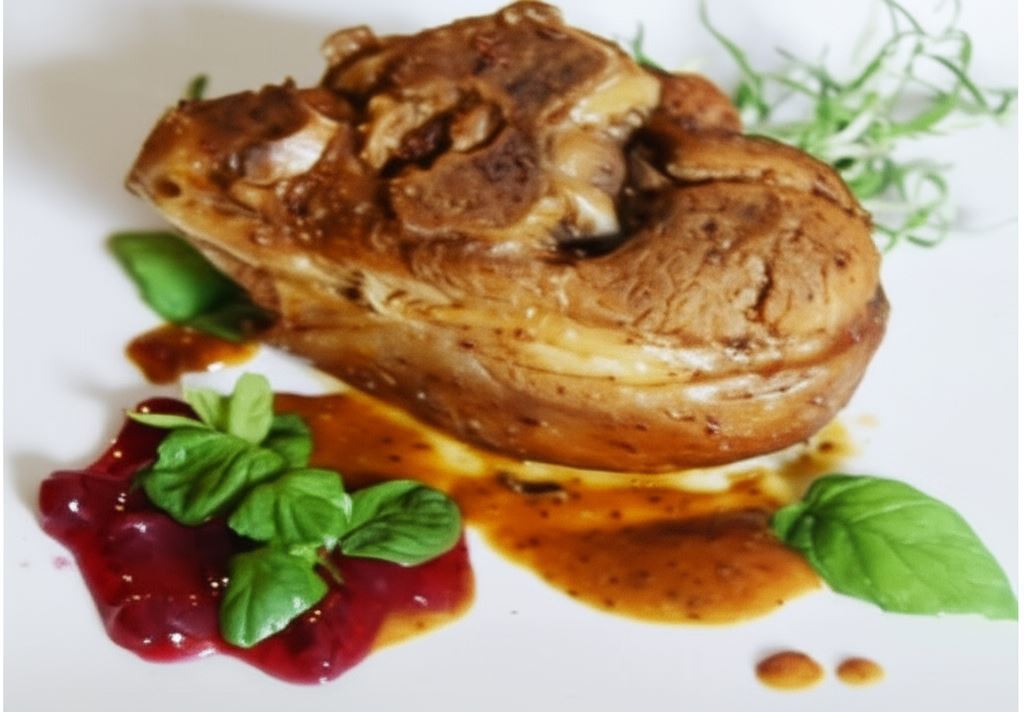 Golonka wieprzowa z żurawiną