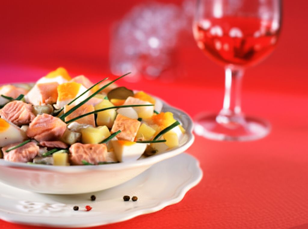 Litewska sałatka z łososia