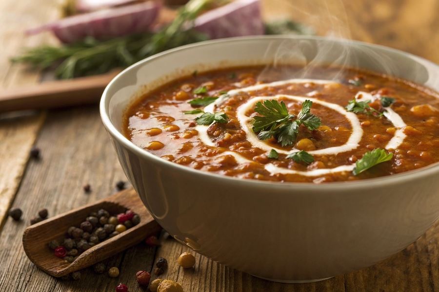 Pieprzowa zupa indyjska z soczewicą