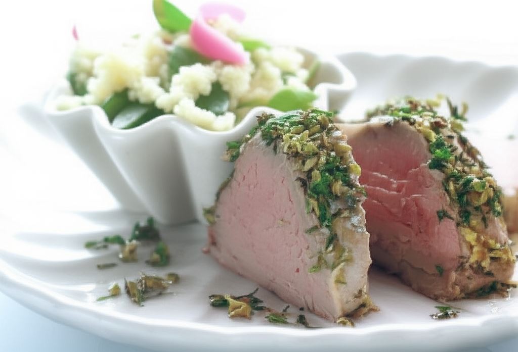 Polędwica otoczona oliwkami