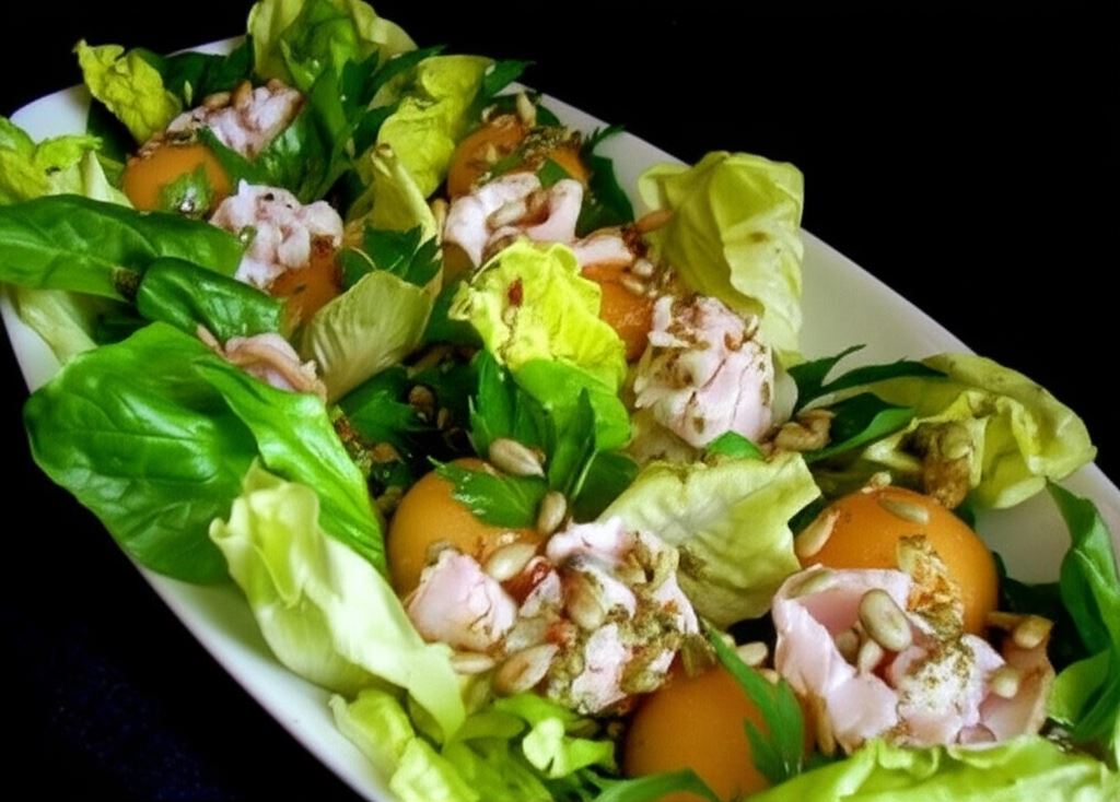 Sałata z melonem i szynką