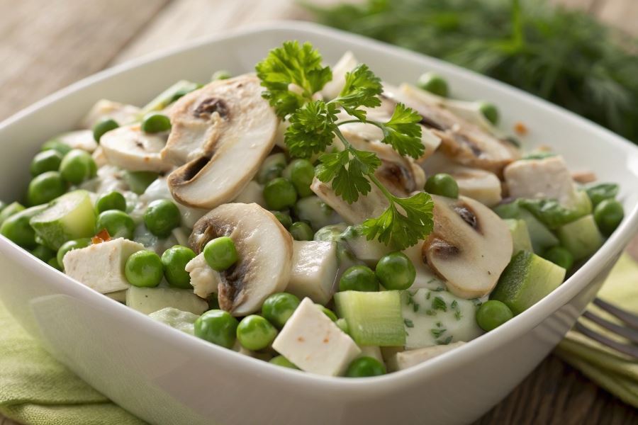 Sałatka z pieczarek marynowanych
