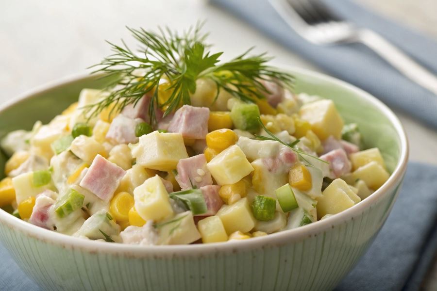 Sałatka z selerem konserwowym