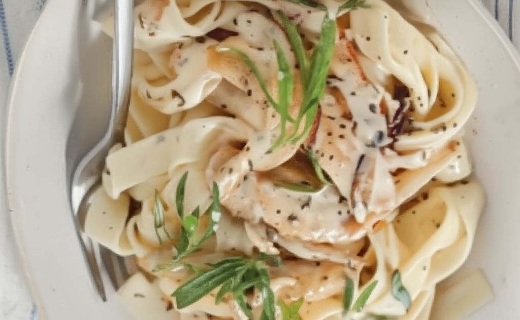 Makaron pappardelle z kurczakiem i ziołami