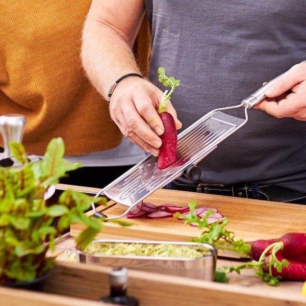 Терка, Rösle, V slicer — універсальна терка для нарізки та шинкування овочів (кухонна тека) Терка, Rösle, V slicer — універсальна терка для нарізки та шинкування овочів (кухонна тека)