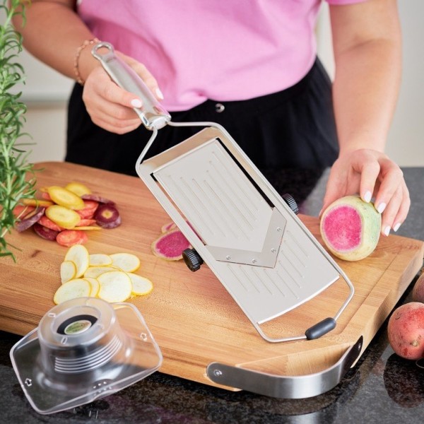 Терка, Rösle, V slicer — універсальна терка для нарізки та шинкування овочів (кухонна тека) Терка, Rösle, V slicer — універсальна терка для нарізки та шинкування овочів (кухонна тека)