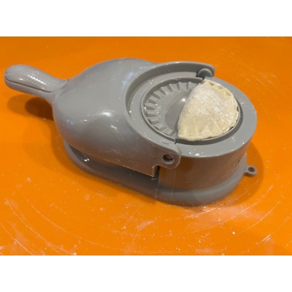 Приспособление для ліплення вареників, Maszynka, 7,5 см, модель 3291 — для швидкого формування вареників у домашній кухні