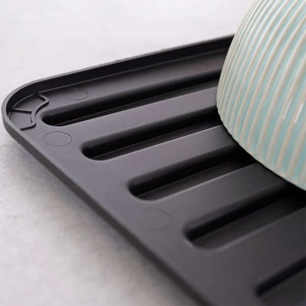 Килимок для сушіння посуду VILDE 229078, чорний 39.5×30.5 см — для сушки чашок і столових приборів