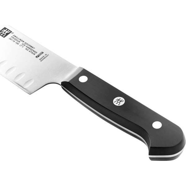 Nóż santoku Zwilling Gourmet 18 cm z rowkami do krojenia w kuchni