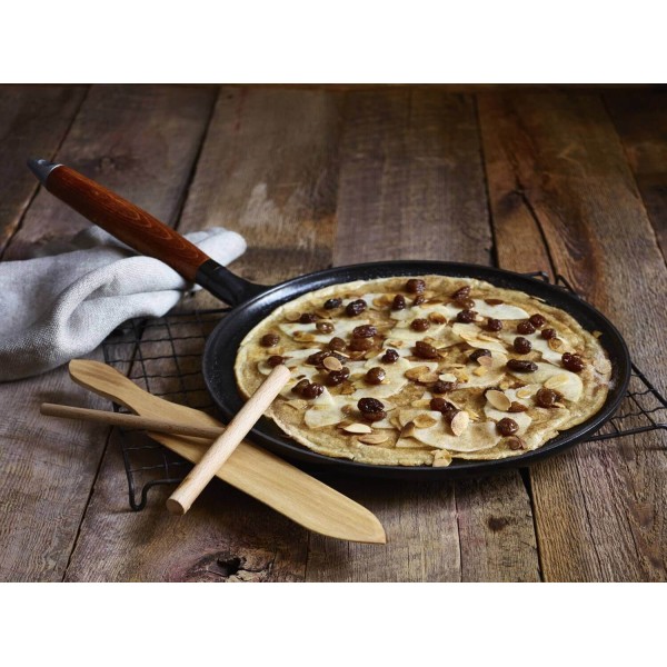 Patelnia do naleśników Staub 28 cm z drewnianym uchwytem czarna