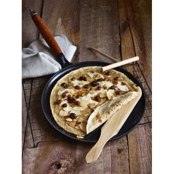 Patelnia do naleśników Staub 28 cm z drewnianym uchwytem czarna