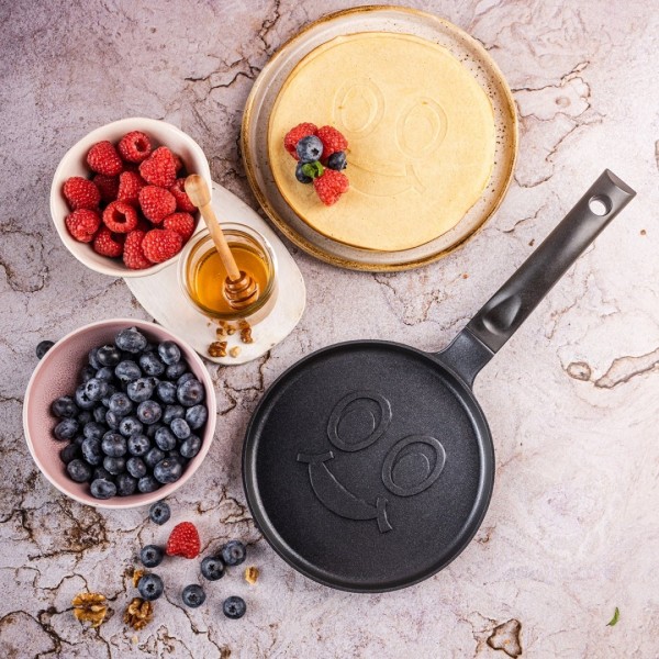 Patelnia do naleśników Klausberg KB-7971 18 cm — do smażenia uśmiechniętych naleśników