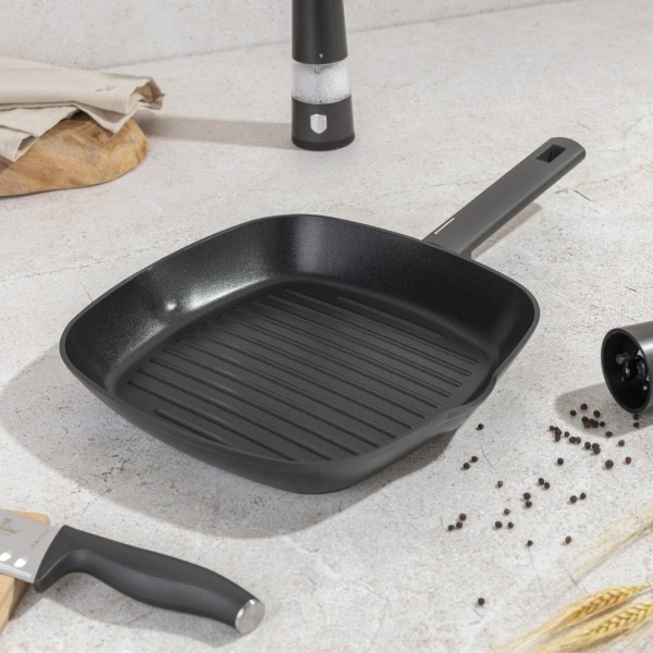 Пательня гриль BerlingerHaus Antracit BH-8126 28 см із титановим покриттям для приготування гриль-страв