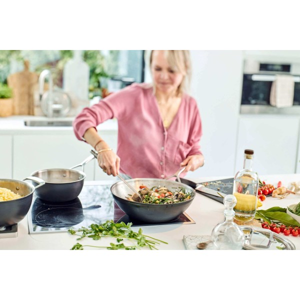 Wok Demeyere Black 5 30 cm do smażenia i duszenia potraw
