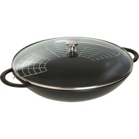 Wok żeliwny Staub 37 cm czarny z pokrywką do kuchni