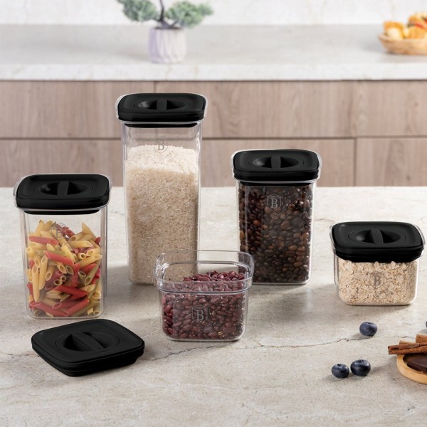 Pojemniki na żywność, BerlingerHaus, BH-8577 Matte Black, Набір пластикових герметичних контейнерів для зручного зберігання їжі та організації холодильника, приклад застосування в побуті (контейнери для сніданку, обіду)