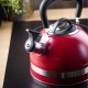 Czajnik stalowy Kinghoff KH-1853 1,8L na indukcję czerwony do kuchni