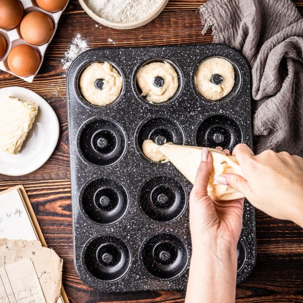 Forma do pieczenia Klausberg KB-7841 na 12 muffinek z powłoką nieprzywieralną