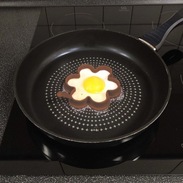 Forma do smażenia jajek i naleśników Orion Sillinie Pancake silikonowa brązowa kwiat 12 cm