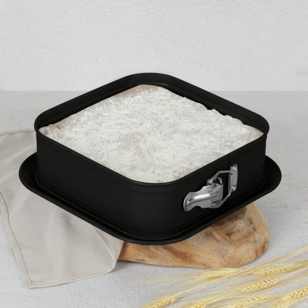 Форма для випікання BerlingerHaus Matte Black Collection BH-7890, 28 см, для приготування випічки Форма для випікання BerlingerHaus Matte Black Collection BH-7890, 28 см, для приготування випічки