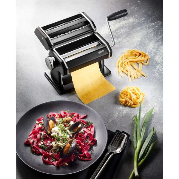 Машинка для приготування пасти Gefu Pasta Perfetta чорна для швидкого виготовлення домашнього макарону