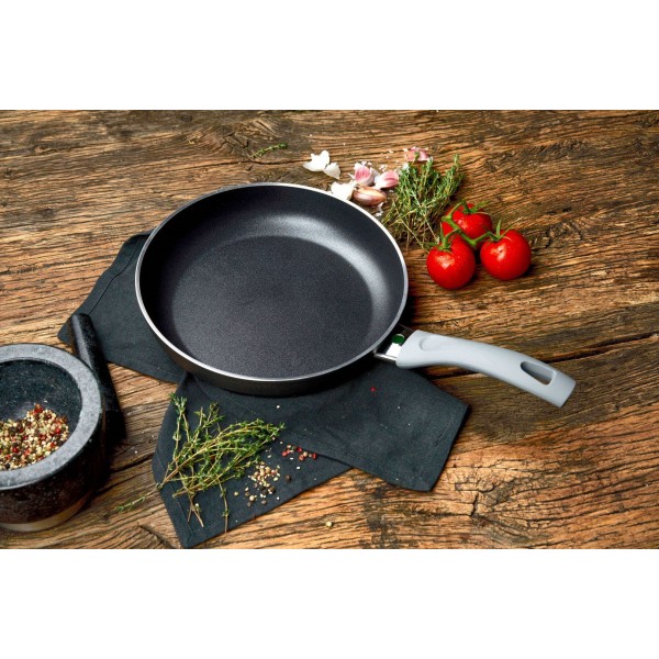Patelnia tradycyjna Ballarini Lazise płytka 24 cm do smażenia