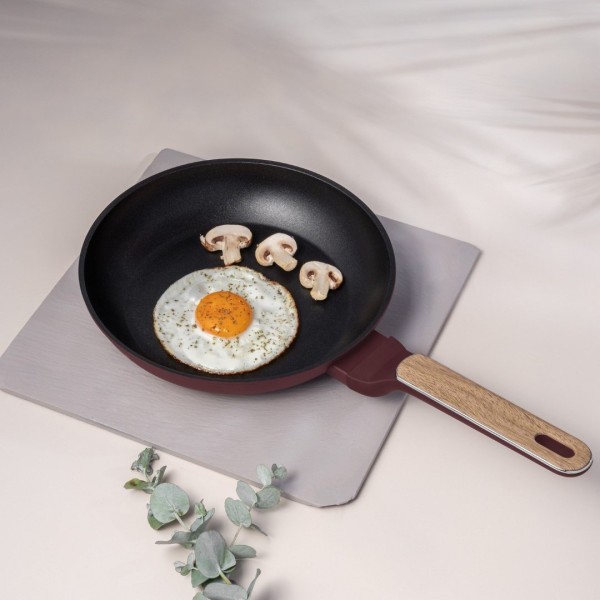 Пательня традиційна BerlingerHaus Leonardo Nordic BH-8289, діаметр 24 см, для смаження та приготування їжі