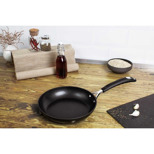 Patelnia Tytanowa Berlinger Haus Black Professional Line 28 cm do smażenia codziennego
