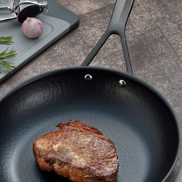 Сковорода KELA Ruvido 28 см, антипригарна, для смаження та пасерування, чорна