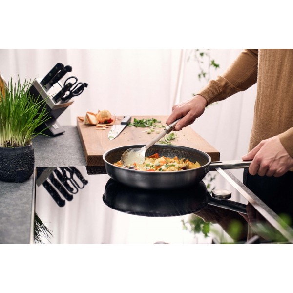 Patelnia płytka ZWILLING Joy Plus 28 cm do smażenia i przygotowywania dań
