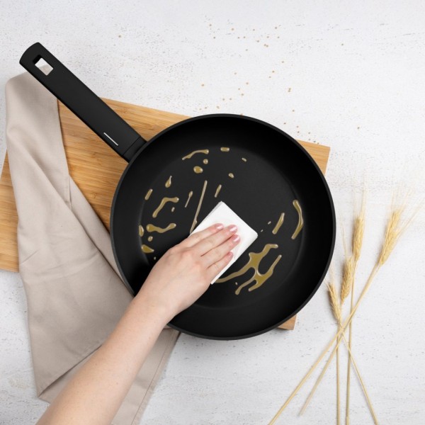 Пательня традиційна Berlinger Haus BH-7084 Monaco 28 см для смаження з колекції Black Rose