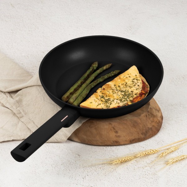 Пательня традиційна Berlinger Haus BH-7084 Monaco 28 см для смаження з колекції Black Rose