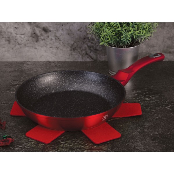 Patelnia granitowa Berlinger Haus Metallic Burgundy Line 24cm do smażenia i przygotowywania potraw