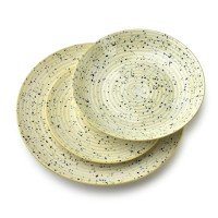 Komplet obiadowy Stripes Beige 18 cz. z miską 550 ml do serwowania eleganckich posiłków