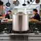 Каструля, Kinghoff, KH-1961: гастрономічна з кришкою з нержавіючої сталі 17 л для приготування на професійній кухні
