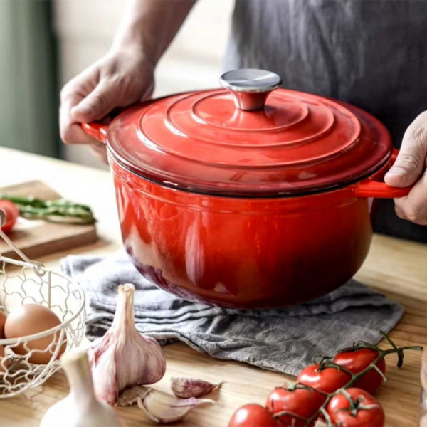 EMALIOWANY GARNEK ŻELIWNY 26cm 5L HAGE CZERWONY