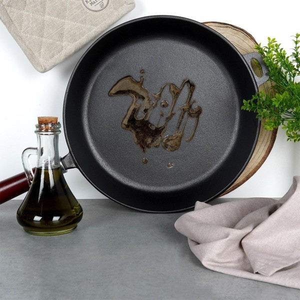 Patelnia żeliwna VILDE 199043 CAST LINE — duża 30 cm, ciężka, do indukcji