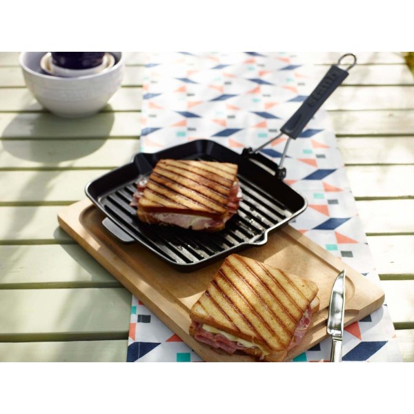 Patelnia żeliwna grillowa Staub Kwadratowa 24 cm, czarny