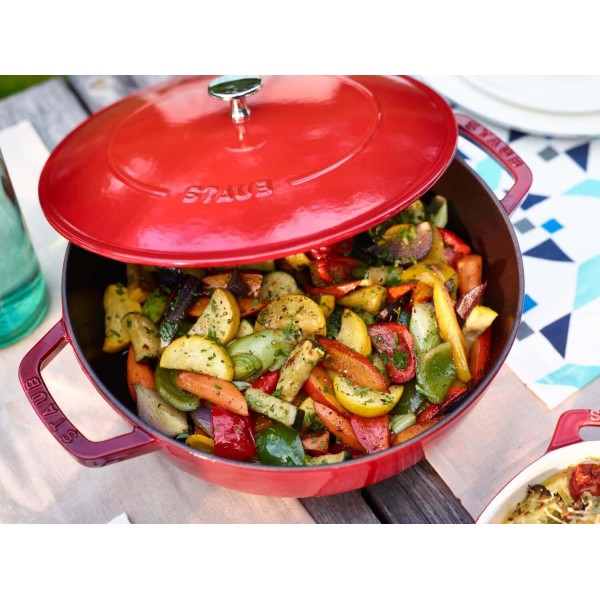 Patelnia żeliwna Staub 24 cm do duszenia z pokrywką, czerwony