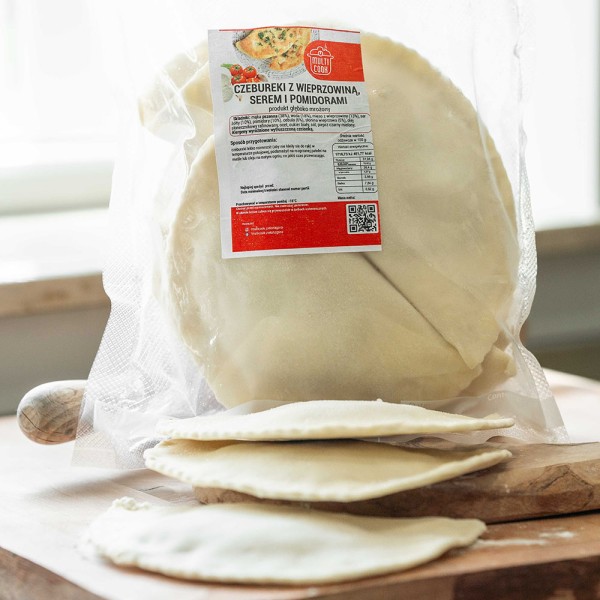 Czebureki z wieprzowiną, serem i pomidorami 600g